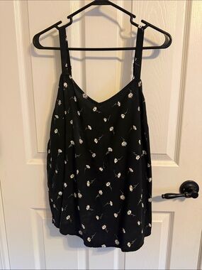 Torrid Black Daisy Floral Swing Cami Size 00 (M/L 10) Adjustable Straps